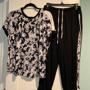 Simply Vera wang pajamas